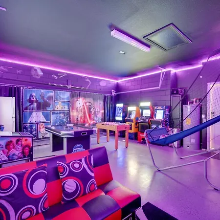 Disney Escape With Arcade, Pool And Themed Rooms!